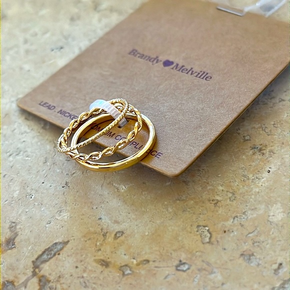 BRANDY MELVILLE Gold Ring Set. Brand New in Package - Picture 4 of 5